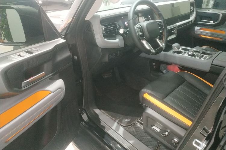 Used BAIC Off-Road BJ40 2026 Model 2.0T Gasoline Standard Edition Driver Seat
