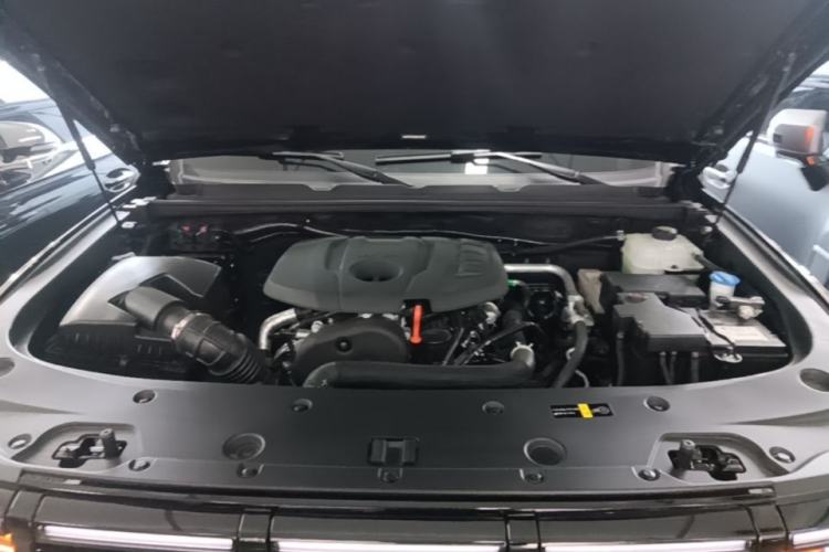 Used BAIC Off-Road BJ40 2026 Model 2.0T Gasoline Standard Edition Engine Bay