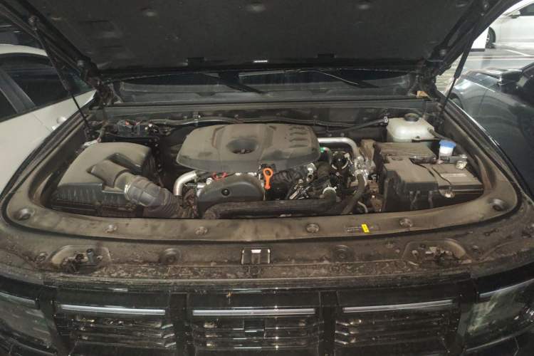 Used BAIC Off-Road BJ40 2026 Model 2.0T Gasoline Standard Edition Engine Bay