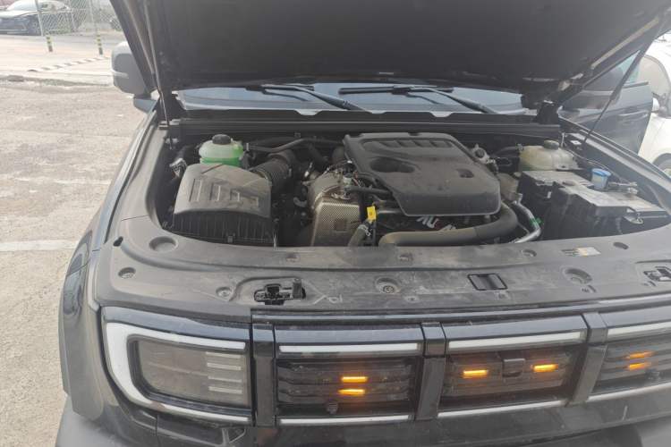 Used BAIC Off-Road BJ40 2026 2.0D Giant Screen Diesel Version Engine Bay Right