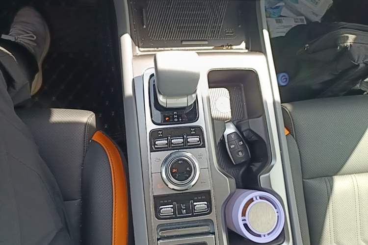 Used BAIC Off-Road BJ40 2026 Model 2.0T Gasoline Standard Edition Gear Lever
