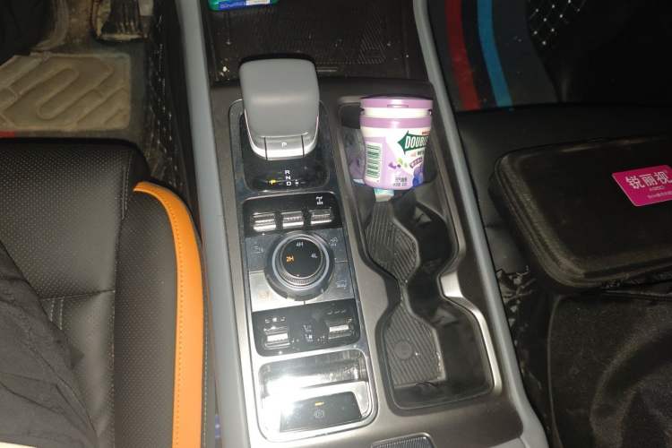 Used BAIC Off-Road BJ40 2026 Model 2.0T Gasoline Standard Edition Gear Lever