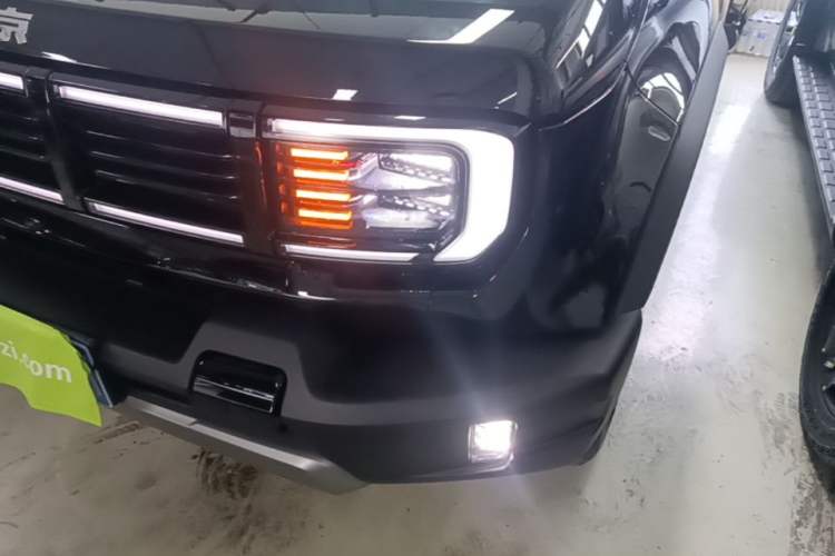 Used BAIC Off-Road BJ40 2026 Model 2.0T Gasoline Standard Edition Left Front Headlight