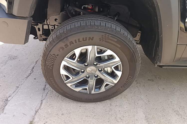 Used BAIC Off-Road BJ40 2026 Model 2.0T Gasoline Standard Edition Left Front Wheel Hub