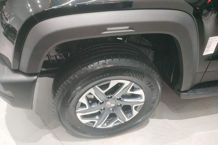 Used BAIC Off-Road BJ40 2026 Model 2.0T Gasoline Standard Edition Left Front Wheel Hub