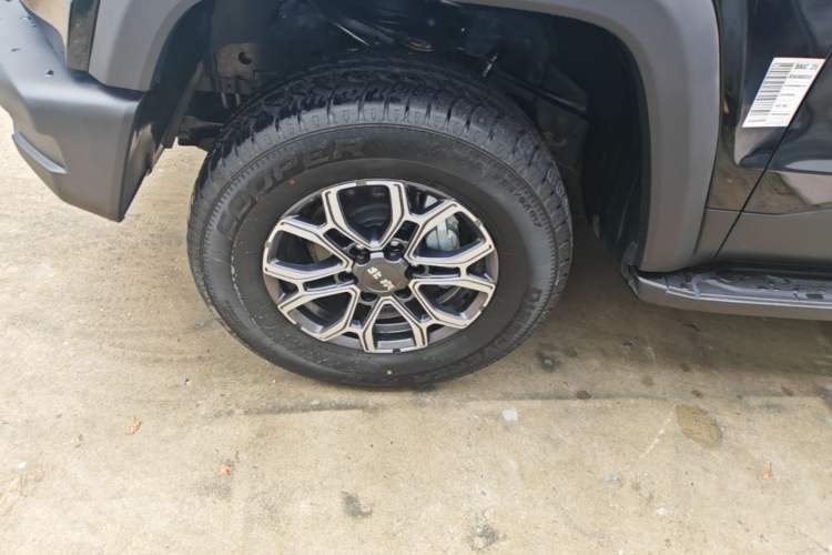 Used BAIC Off-Road BJ40 2026 Model 2.0D Diesel Edition Left Front Wheel Hub
