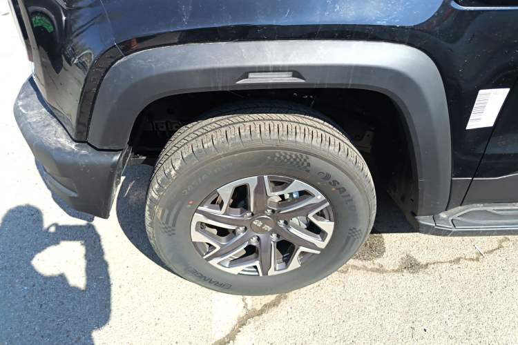 Used BAIC Off-Road BJ40 2026 Model 2.0T Gasoline Standard Edition Left Front Wheel Hub