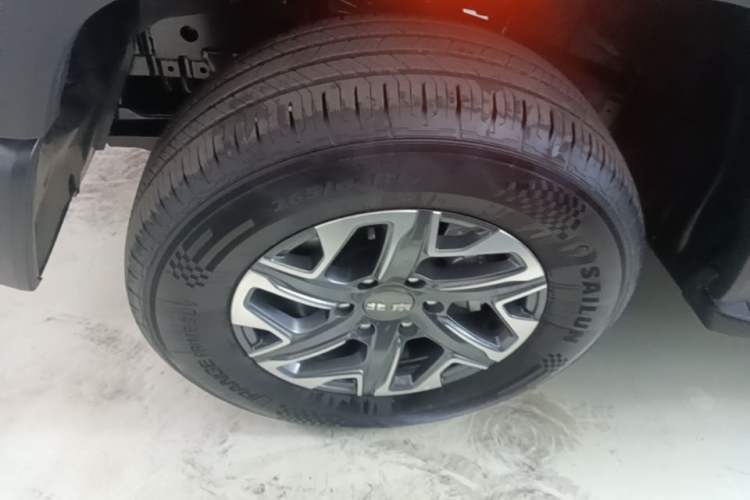Used BAIC Off-Road BJ40 2026 Model 2.0T Gasoline Standard Edition Left Front Wheel Hub
