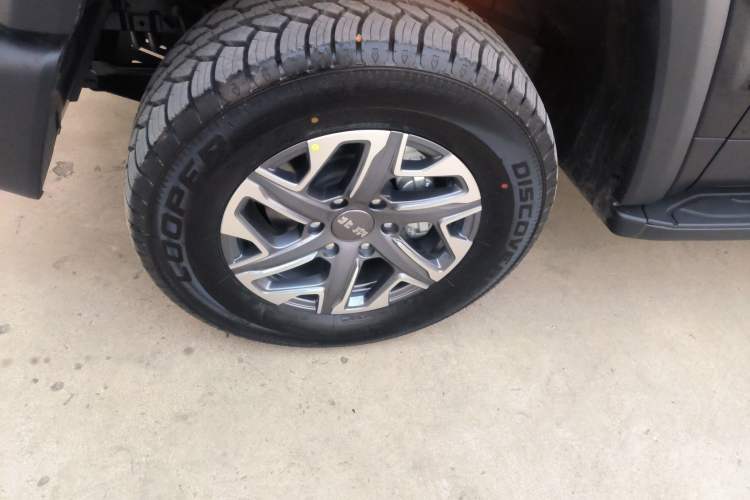 Used BAIC Off-Road BJ40 2026 Model 2.0D Diesel Edition Left Front Wheel Hub