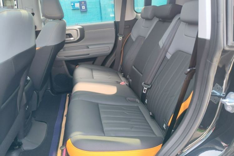 Used BAIC Off-Road BJ40 2026 2.0T Giant Screen Standard Version Left Rear Seat