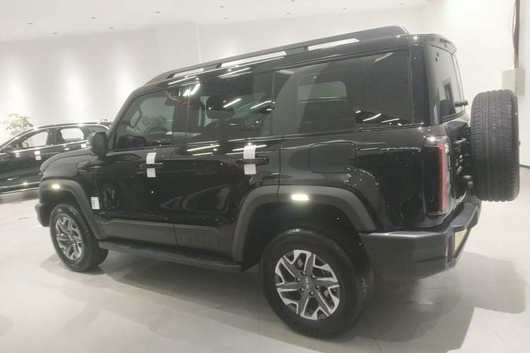 Used BAIC Off-Road BJ40 2026 Model 2.0T Gasoline Standard Edition Left Side