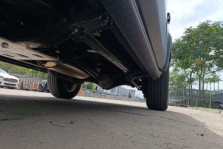 Used BAIC Off-Road BJ40 2026 Model 2.0T Gasoline Standard Edition Left Side Sill