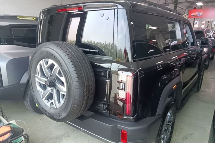 Used BAIC Off-Road BJ40 2026 Model 2.0T Gasoline Standard Edition Rear Right 45 Deg