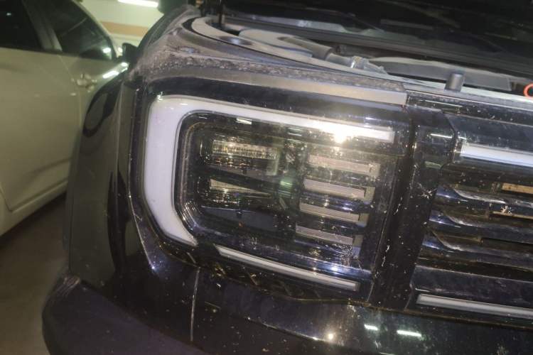Used BAIC Off-Road BJ40 2026 Model 2.0T Gasoline Standard Edition Right Front Headlight