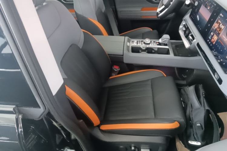 Used BAIC Off-Road BJ40 2026 Model 2.0T Gasoline Standard Edition Right Front Seat