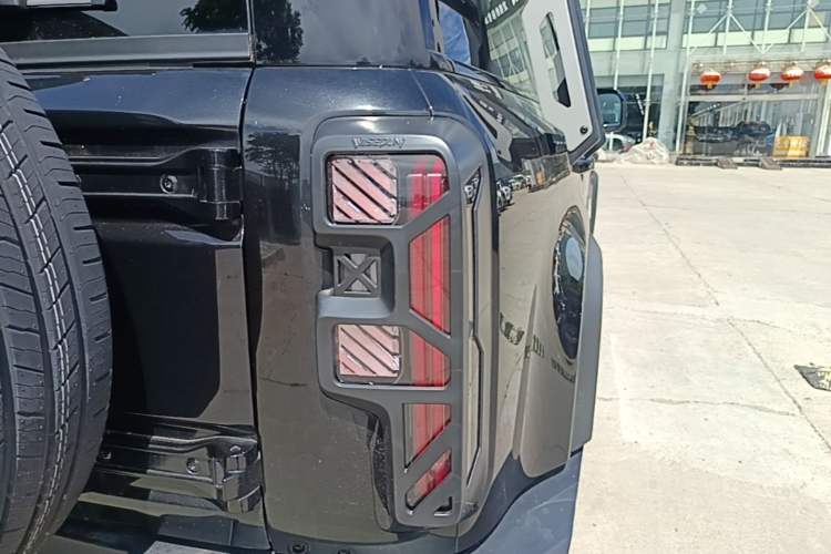 Used BAIC Off-Road BJ40 2026 Model 2.0T Gasoline Standard Edition Right Rear Taillight