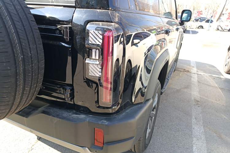Used BAIC Off-Road BJ40 2026 Model 2.0T Gasoline Standard Edition Right Rear Taillight