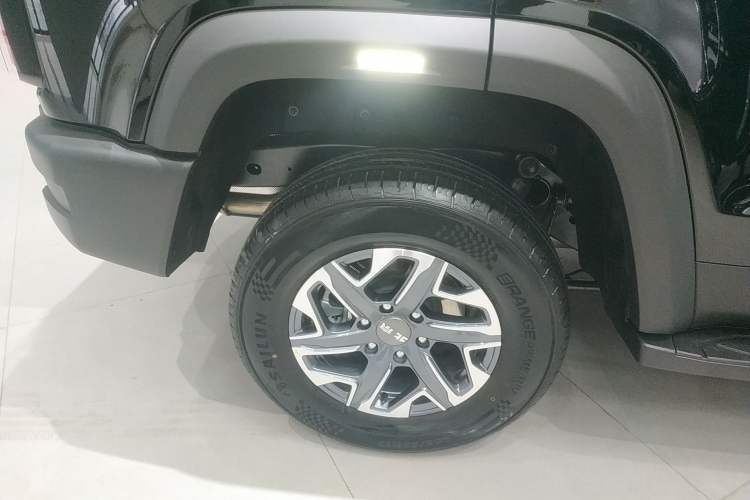 Used BAIC Off-Road BJ40 2026 Model 2.0T Gasoline Standard Edition Right Rear Wheel Hub