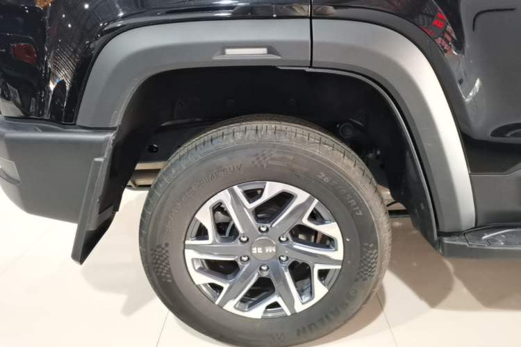 Used BAIC Off-Road BJ40 2026 Model 2.0T Gasoline Standard Edition Right Rear Wheel Hub