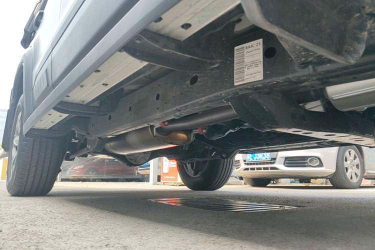 Used BAIC Off-Road BJ40 2026 2.0T Giant Screen Standard Version Right Side Sill