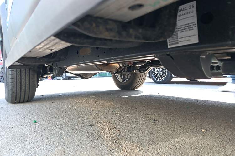 Used BAIC Off-Road BJ40 2026 Model 2.0T Gasoline Standard Edition Right Side Sill