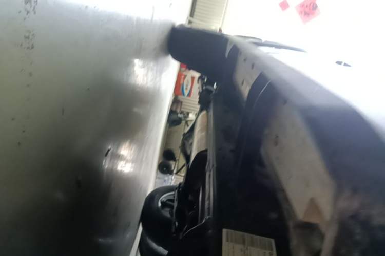 Used BAIC Off-Road BJ40 2026 Model 2.0T Gasoline Standard Edition Right Side Sill