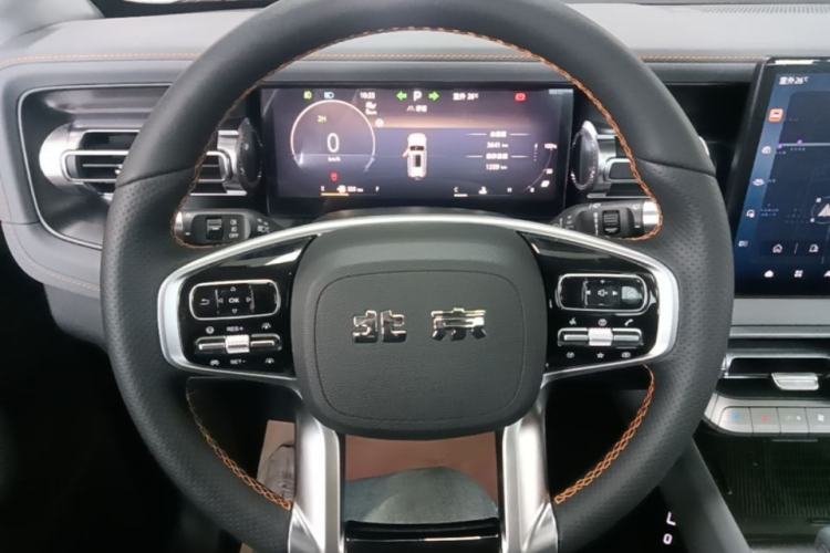 Used BAIC Off-Road BJ40 2026 Model 2.0T Gasoline Standard Edition Steering Wheel