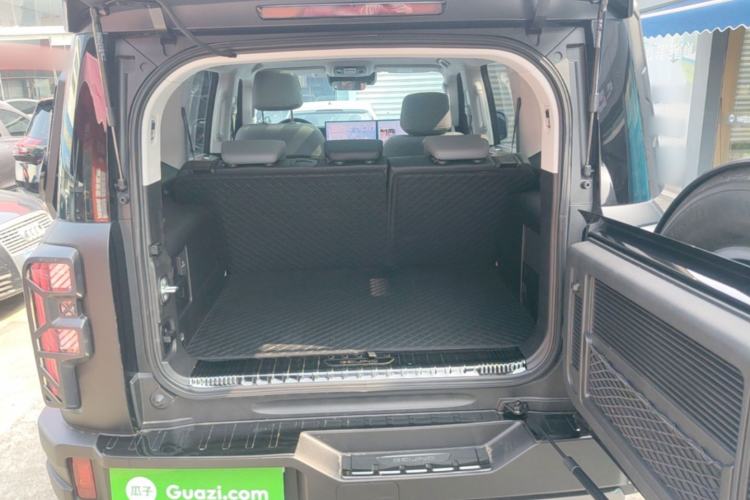 Used BAIC Off-Road BJ40 2026 2.0T Giant Screen Standard Version Trunk