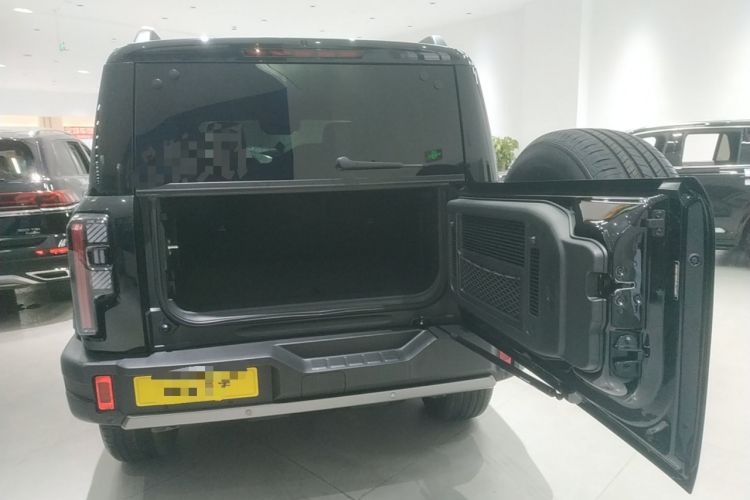 Used BAIC Off-Road BJ40 2026 Model 2.0T Gasoline Standard Edition Trunk