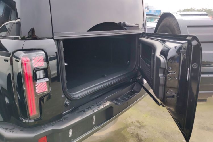 Used BAIC Off-Road BJ40 2026 Model 2.0D Diesel Edition Trunk