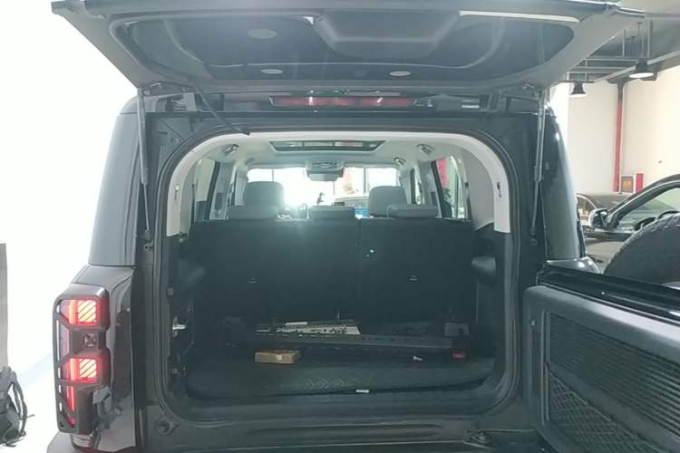 Used BAIC Off-Road BJ40 2026 Model 2.0D Diesel Edition Trunk