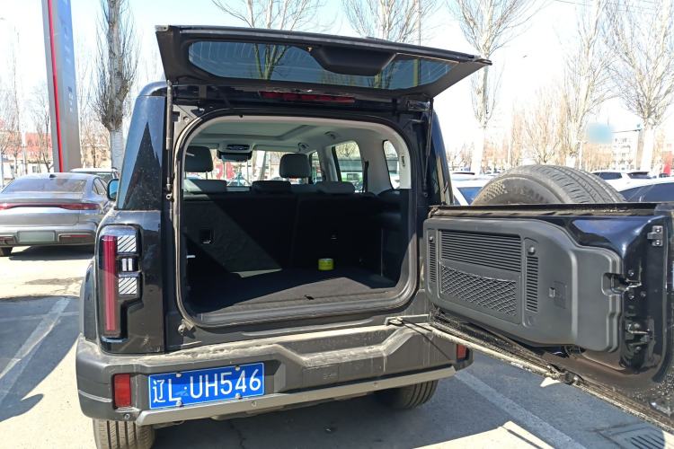Used BAIC Off-Road BJ40 2026 Model 2.0T Gasoline Standard Edition Trunk