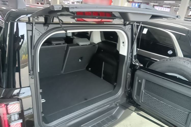 Used BAIC Off-Road BJ40 2026 Model 2.0T Gasoline Standard Edition Trunk