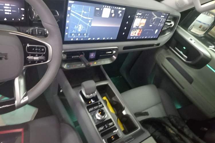 Used BAIC Off-Road BJ40 2026 Model 2.0T Gasoline Standard Edition Audio And AC Panel