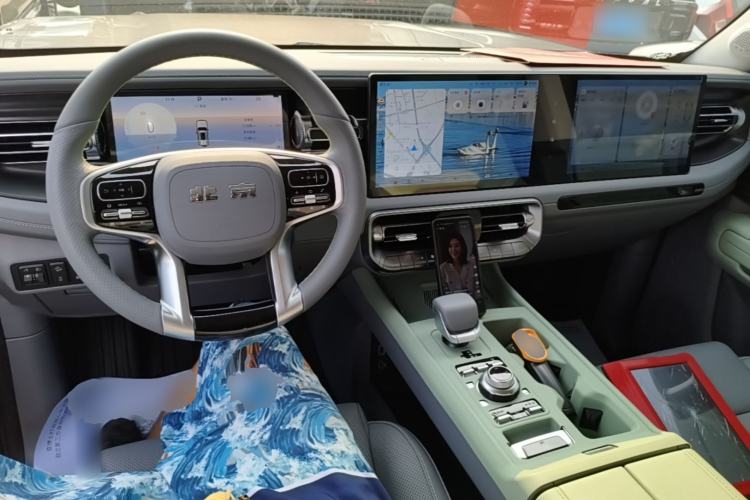 Used BAIC Off-Road BJ40 2026 Model 2.0T Gasoline Standard Edition Center Console