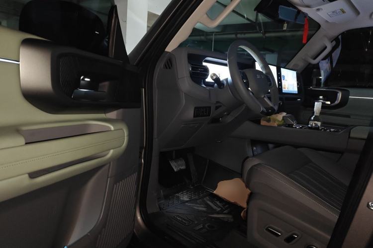 Used BAIC Off-Road BJ40 2026 Model 2.0D Diesel Edition Driver Seat