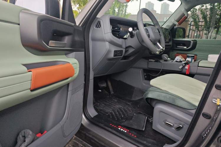 Used BAIC Off-Road BJ40 2026 Model 2.0D Diesel Edition Driver Seat