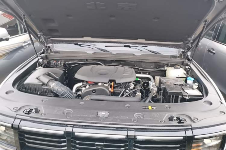 Used BAIC Off-Road BJ40 2026 Model 2.0T Gasoline Standard Edition Engine Bay