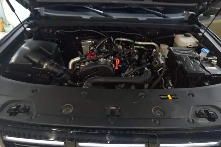 Used BAIC Off-Road BJ40 2026 Model 2.0T Gasoline Standard Edition Engine Bay