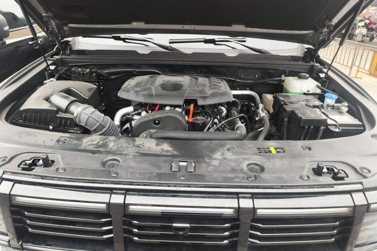 Used BAIC Off-Road BJ40 2026 Model 2.0T Gasoline Standard Edition Engine Bay
