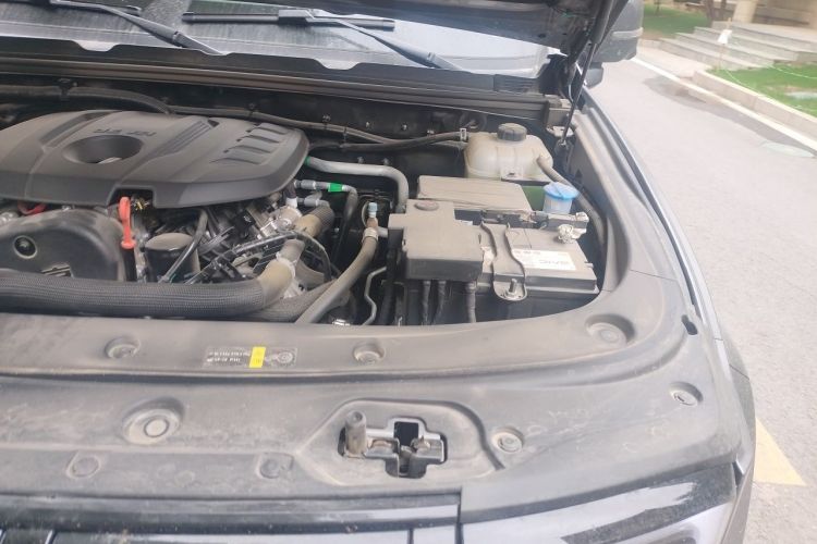 Used BAIC Off-Road BJ40 2026 Model 2.0T Gasoline Standard Edition Engine Bay Left