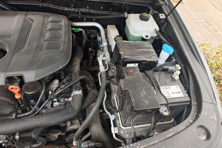 Used BAIC Off-Road BJ40 2026 Model 2.0T Gasoline Standard Edition Engine Bay Left