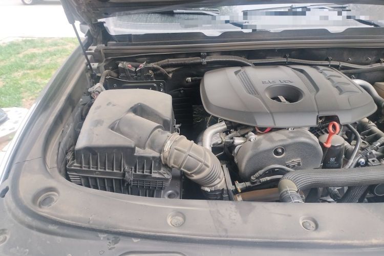 Used BAIC Off-Road BJ40 2026 Model 2.0T Gasoline Standard Edition Engine Bay Right