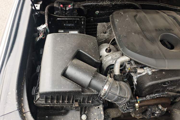 Used BAIC Off-Road BJ40 2026 Model 2.0T Gasoline Standard Edition Engine Bay Right