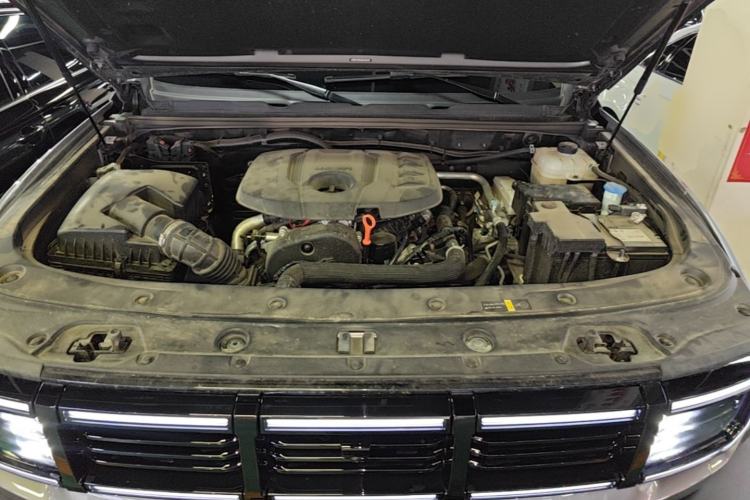Used BAIC Off-Road BJ40 2026 Model 2.0T Gasoline Standard Edition Engine Bay