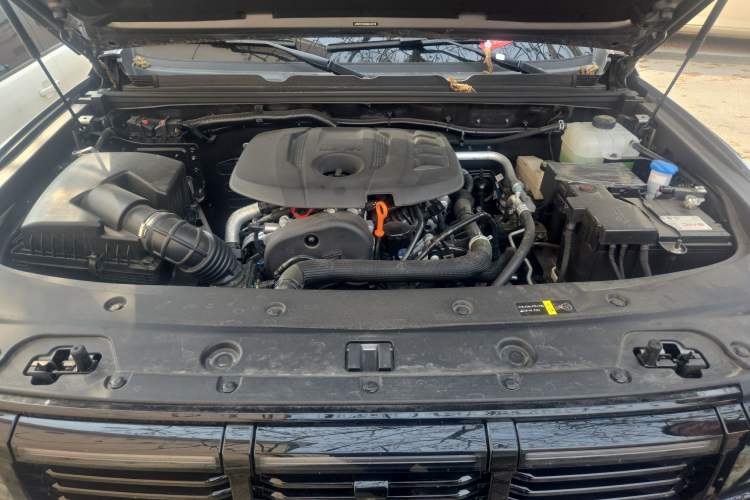 Used BAIC Off-Road BJ40 2026 Model 2.0T Gasoline Standard Edition Engine Bay