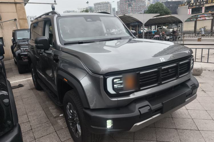 Used BAIC Off-Road BJ40 2026 Model 2.0T Gasoline Standard Edition Exterior 2