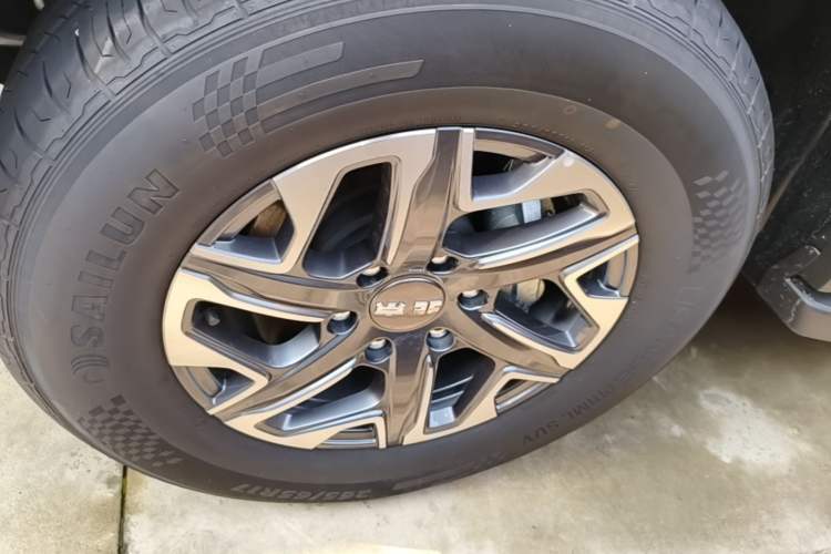 Used BAIC Off-Road BJ40 2026 Model 2.0T Gasoline Standard Edition Exterior 4