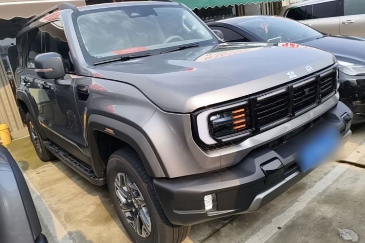 Used BAIC Off-Road BJ40 2026 Model 2.0T Gasoline Standard Edition Front Right 45 Deg