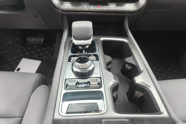 Used BAIC Off-Road BJ40 2026 Model 2.0T Gasoline Standard Edition Gear Lever
